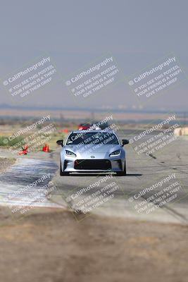 media/Sep-20-2025-Extreme Speed (Sat) [[1fcc23683c]]/Orange (Mid Intermediate)/Session 2 (Sunrise)/
